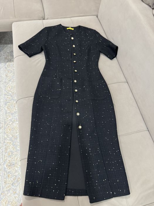 Продам платье твидовое (тонкий твид)