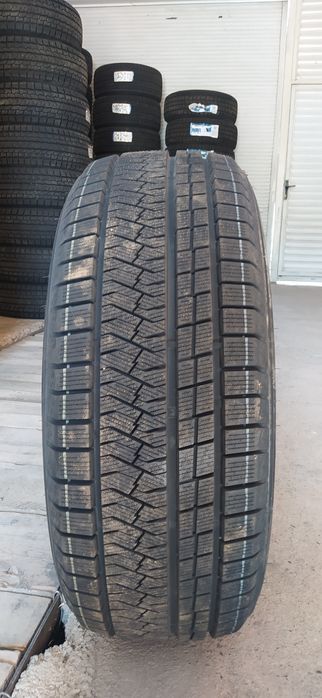 235/55R19 Triangle PL02