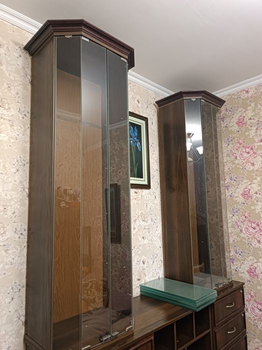 Продам шкаф-витрину (стенка-витрина)