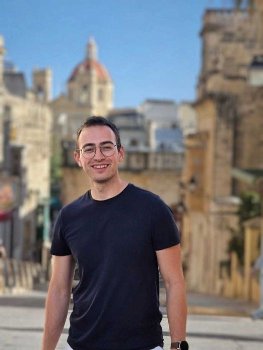 Doctorand in Matematica, ofer pregatire Gimnaziu Liceu si Facultate