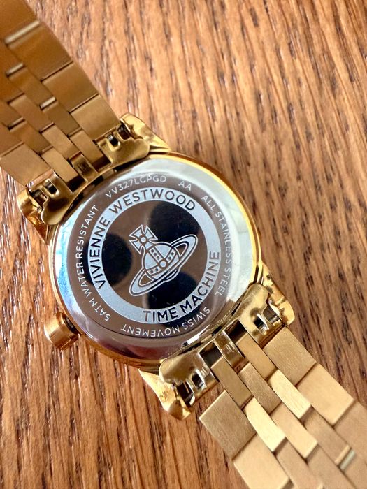Оригинален часовник Vivienne Westwood