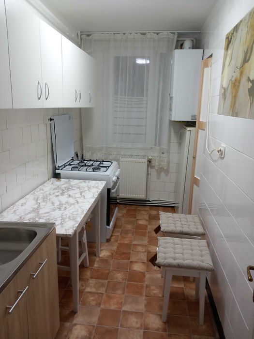 Inchiriez apartament cu două camere
