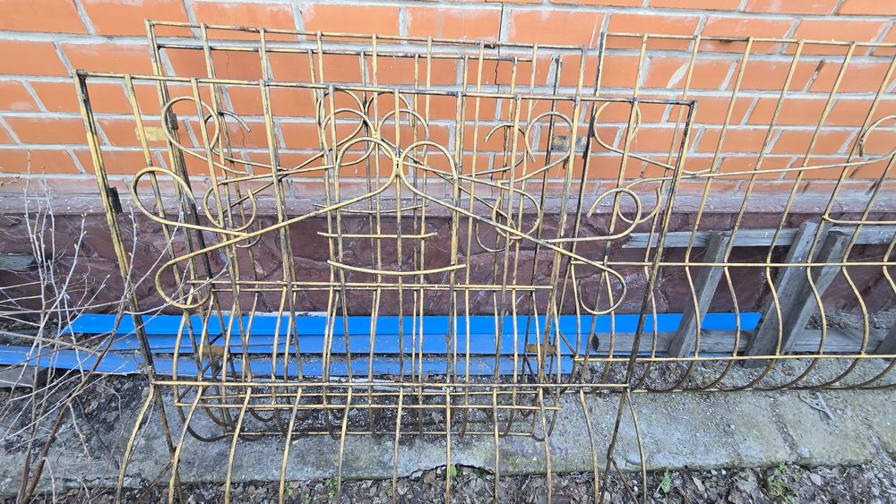 Продам решётки для окон 4 шт.