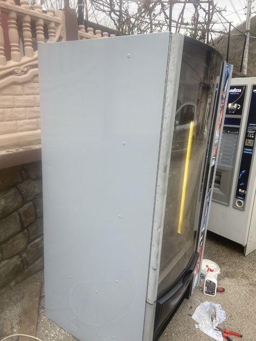 Зануси Сфера вендинг автомат!