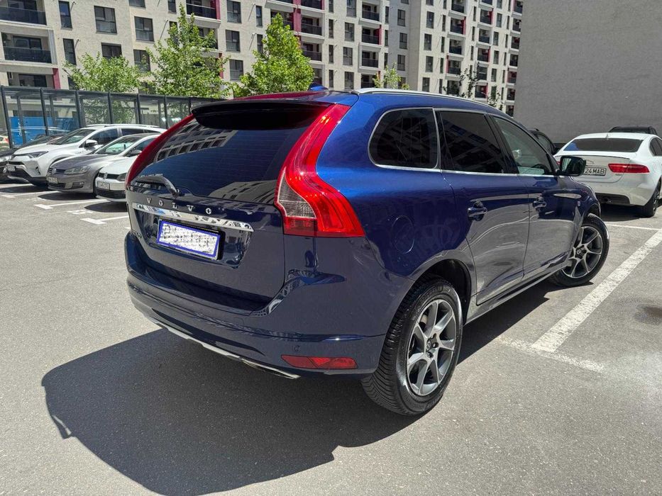 Volvo XC60 D5 Ocean Race 2015 215CP AWD