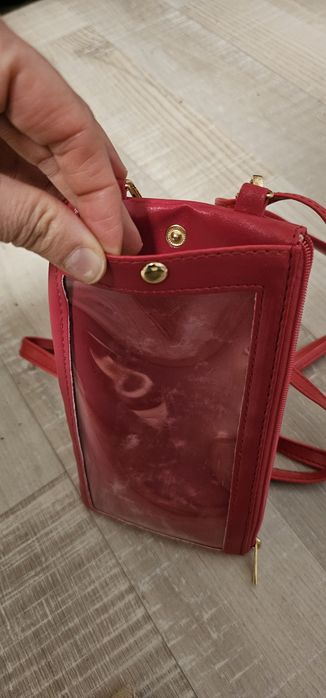 Продавам дамски чантички