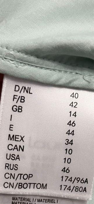 Продам костюм тройку