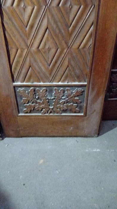 Vând ușa de calitate superioară din lemn, stejar masiv