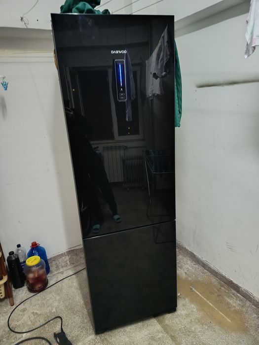 Vând frigider Daewoo