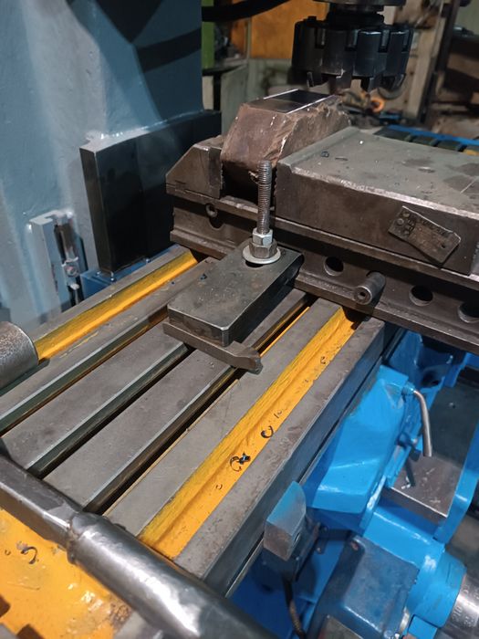 Продам станок фрезерный 6Р11