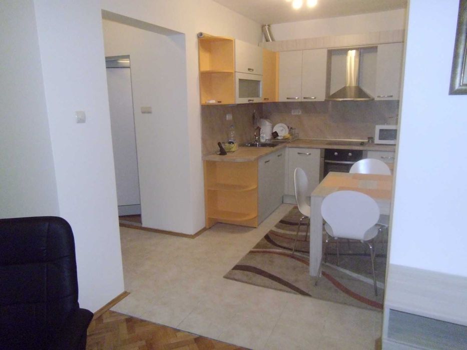 Двустаен имот в кв.Хиподрума