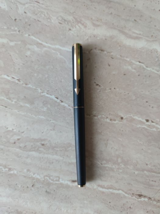 Stilou Vintage Parker 15 Matte Black GT (Fabricat în Anglia, 1984)