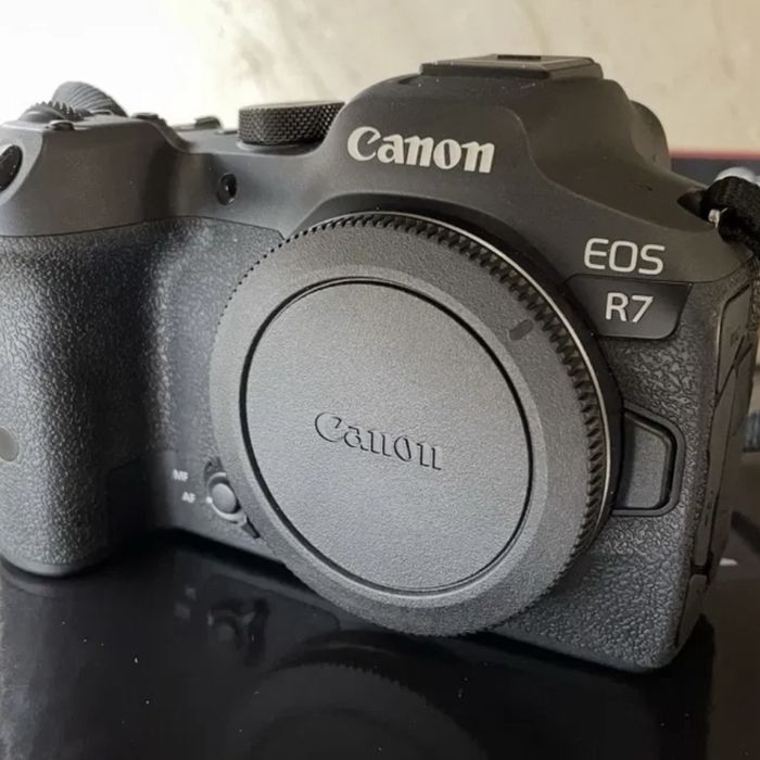 Фотоапарат Canon EOS R7