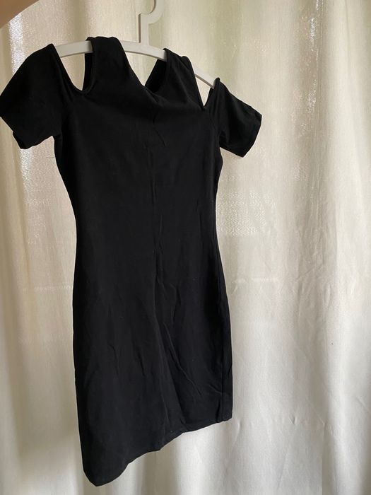Къса черна рокля размер С