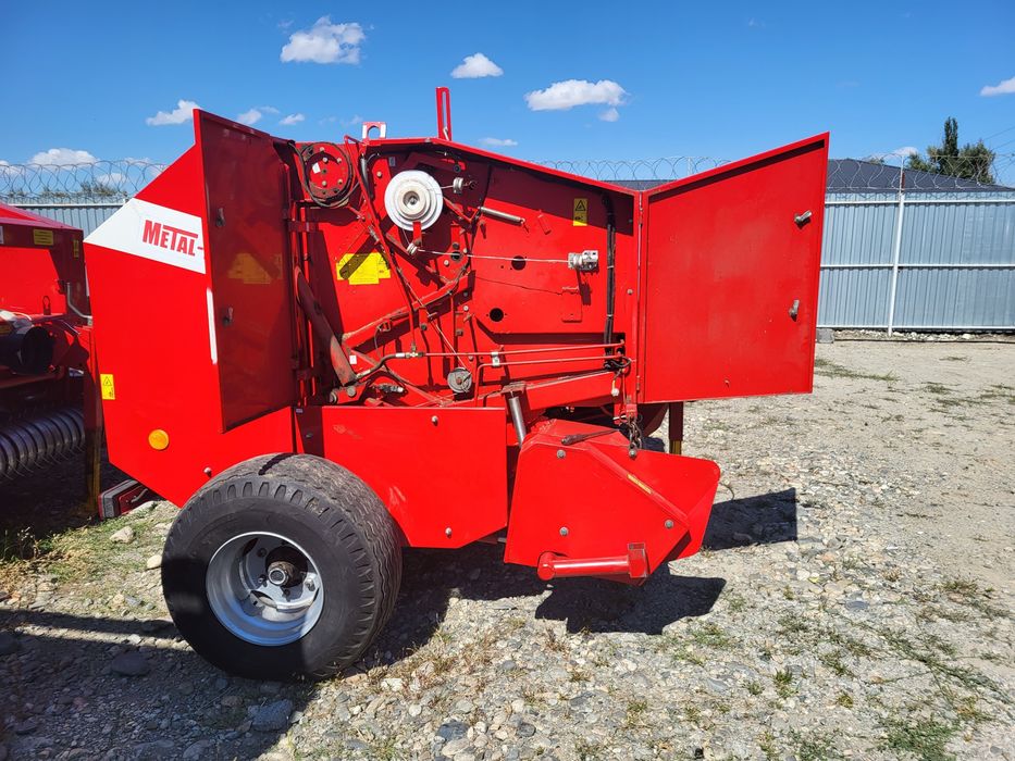 Пресс подборщик Metal-Fach Z562