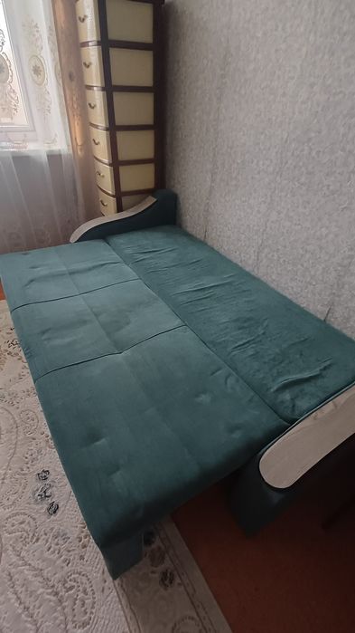 Продам диван срочно