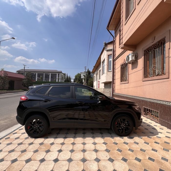 Tracker red line 16000$