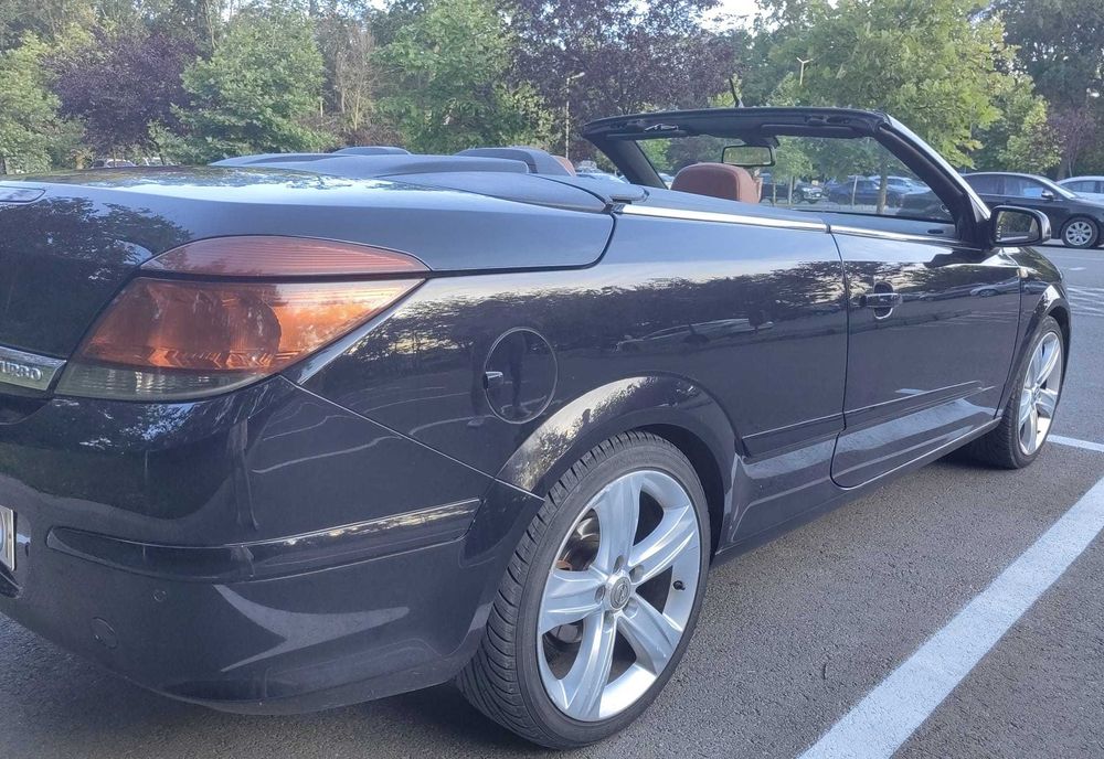 Opel Astra TwinTop 1.9,motorina din 2008, in stare impecabila