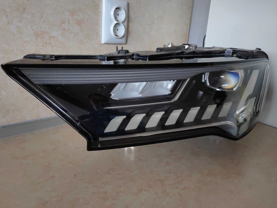 Фар Audi Q7/SQ7 LED ляв 2019-24/ Фар Ауди Кю7 Оригинален