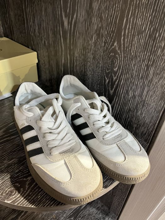 Кроссовки продам