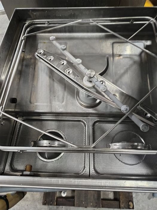 Професионални съдомиялни машини