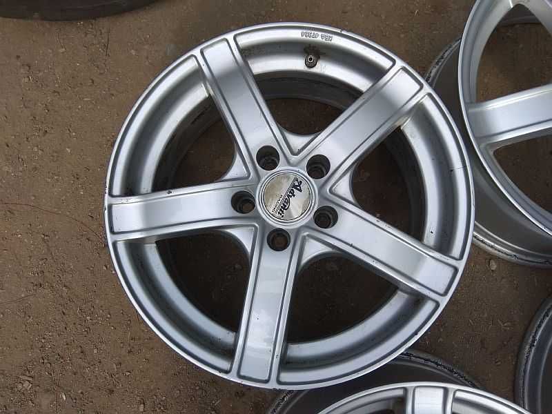 Продам оригинальные легкосплавные диски