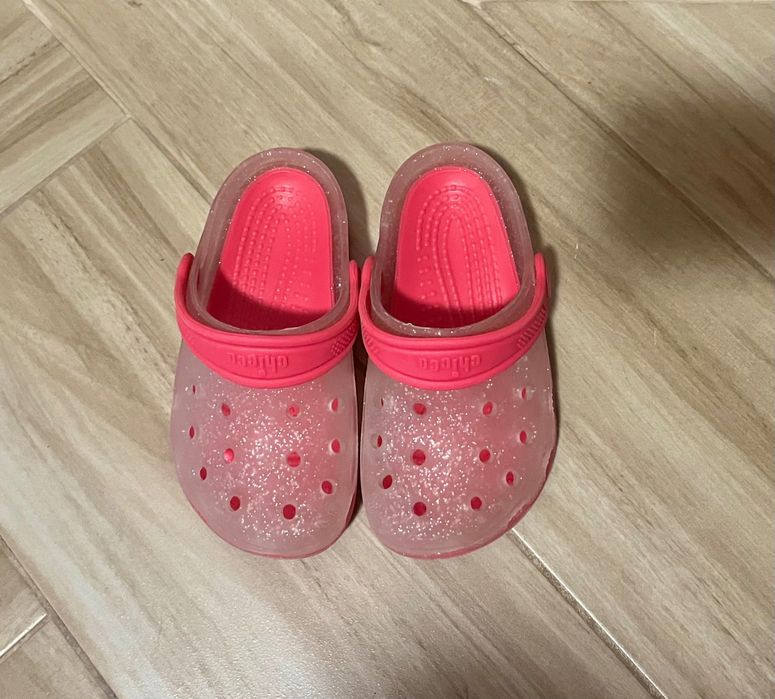 Нови детски сандали Chicco