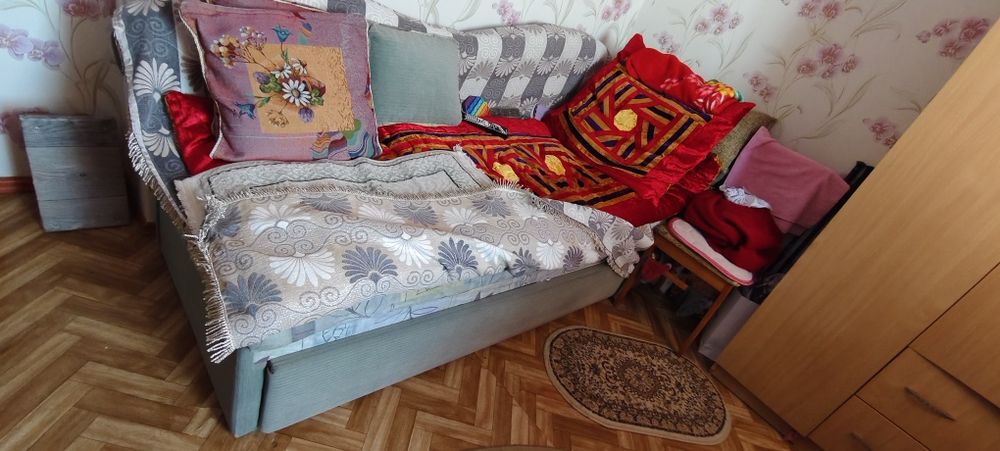 Диван б/у продас