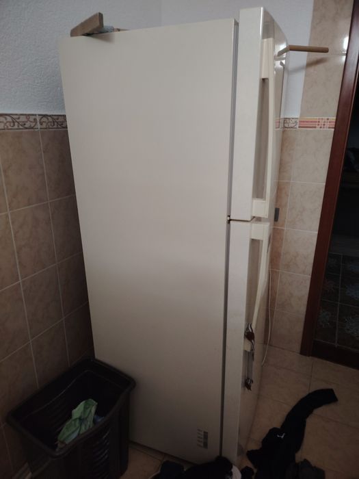 Холодильник продаётся