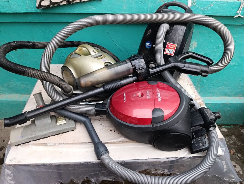 Пылесос Samsung и Bork 3 штуки. За все 400 тыс.