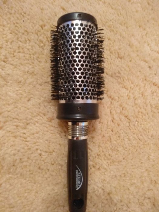 Кръгла четка за коса