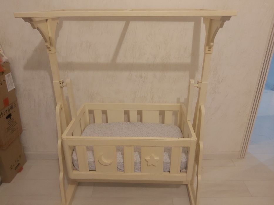 Продам детский манеж итальянской производства