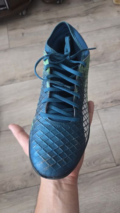 Adidasi sport pentru fotbal 43