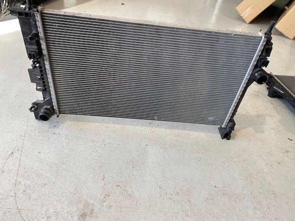 Radiator apa VOLVO XC90 XC60 2015+ 32224828