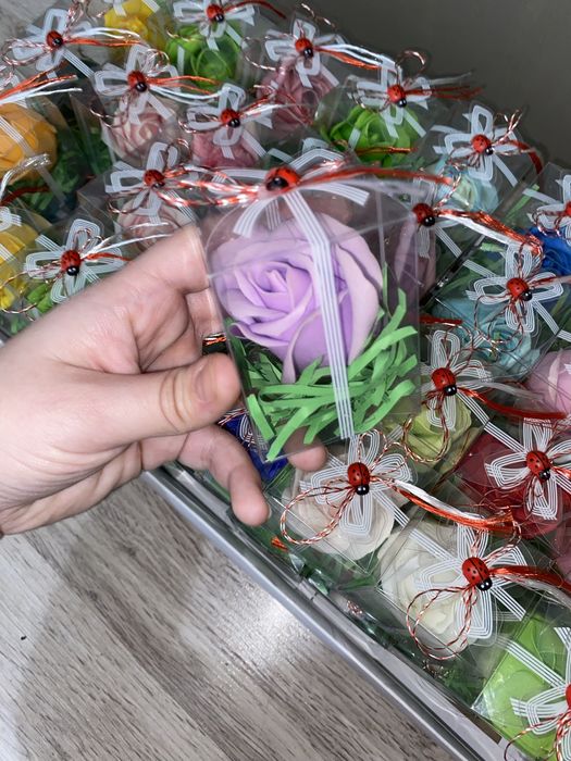 Lot 50 de martisoare in cutii