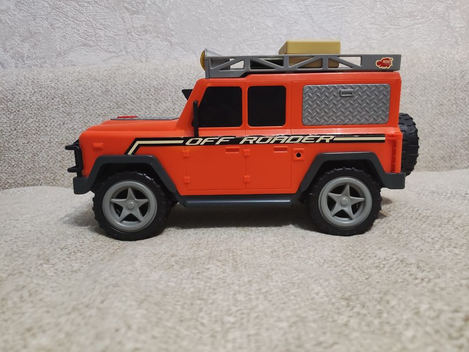 Игрушечный внедорожник