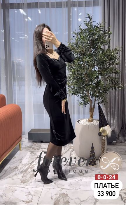 Новое платье М,44 очень красивое