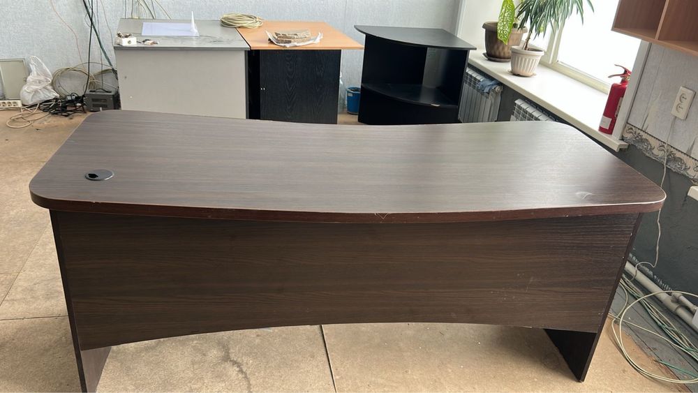 Продам стол и полку