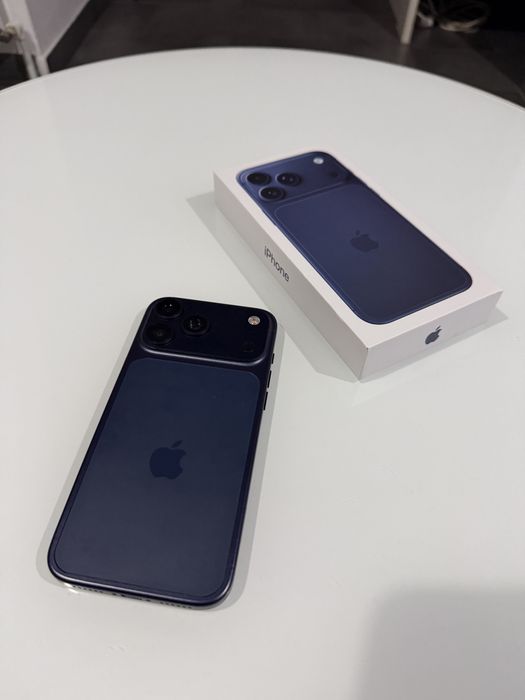 Iphone 17 pro max Fake