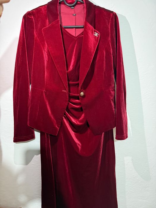 Платья с костюмом