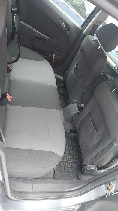 OPEL ASTRA H echipare Enjoy, fabricatie 2008, Motor benzina 1.4 singurul proprietar, km Reali 92.000