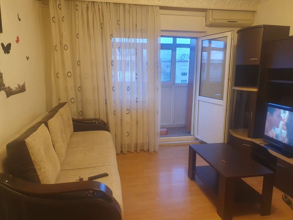 Inchiriez apartament