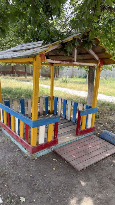 Продается горьки качели домики