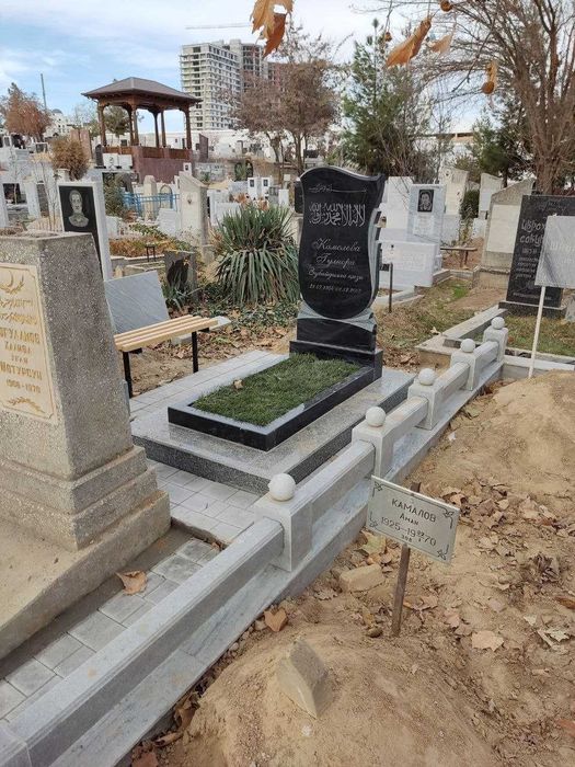 yodgorliklar qabr toshlari. Памятники надгробные