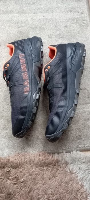 Pantofi Mammut la jumate preț