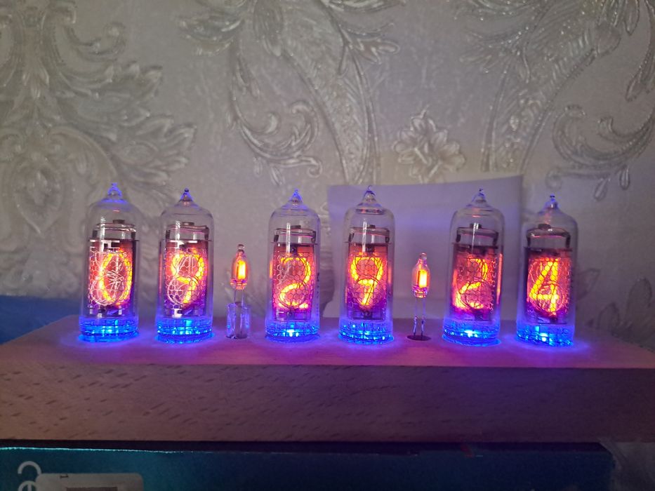 Ламповые часы  ручная работа