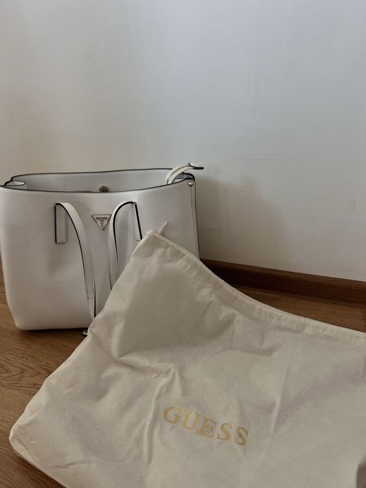 Geanta Guess pentru facultate