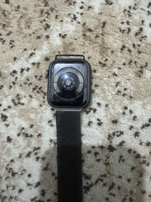 Aple watch 4 seriasi
