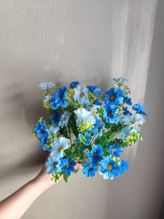 Цветы на кладбище