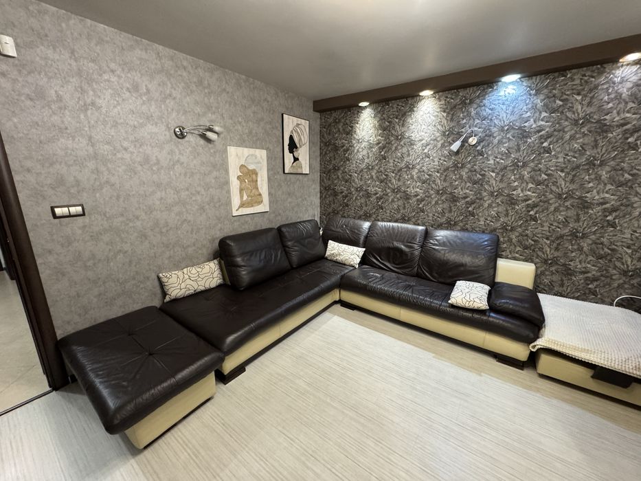 Ъглов диван от естествена кожа